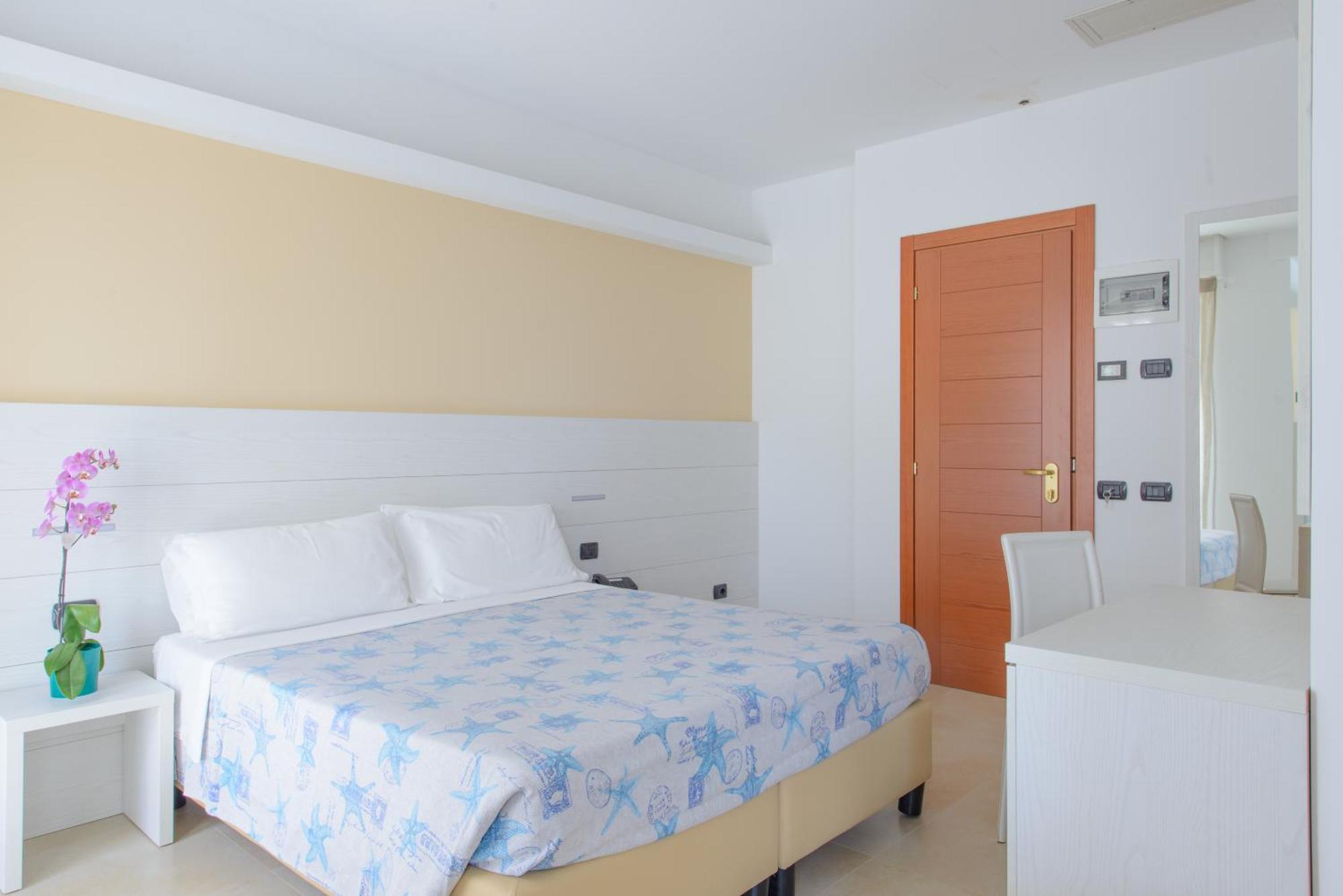 Hotel Sans Souci Rimini Esterno foto